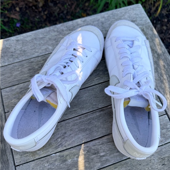 Nike Blazer Low ‘77 White and Light Gray Athletic Shoes - Picture 2 of 6